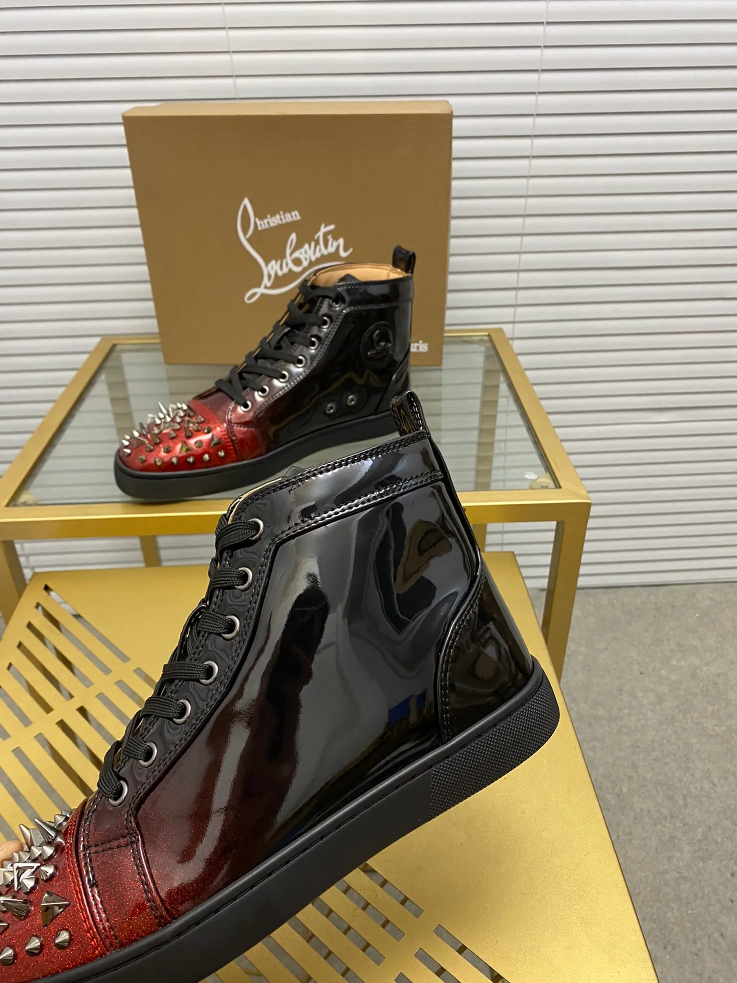 (Customized model) Ex-factory price is 540. christian louboutin (CL red sole shoes) counter series, casual sneakers for couples 📢 📢 📢 Exclusive hot style release 🎈🎈💪 Movable latex feet 👻 Finished outsole line [Proud] 😝Female 35-40# Male 38#-46, global supply😝 [Top version]: Original imported genuine leather upper, top original leather lining, original molded TPU outsole, original 1:1 detail processing, original shoe last,